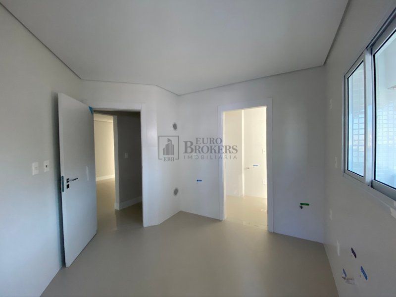 Apartamento à venda com 4 quartos, 160m² - Foto 7