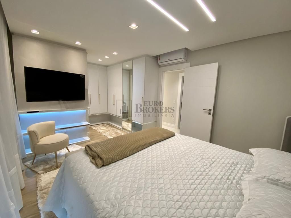 Apartamento à venda com 3 quartos, 139m² - Foto 19