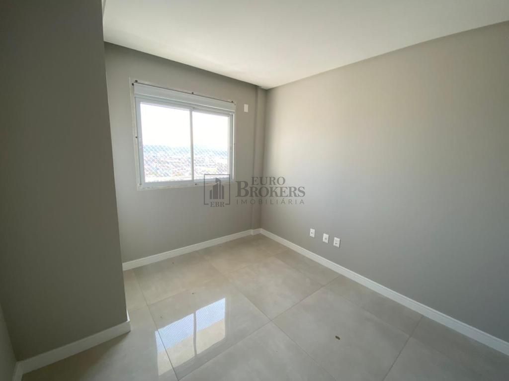 Apartamento à venda com 3 quartos, 135m² - Foto 15