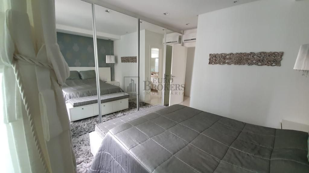 Apartamento para alugar com 3 quartos, 135m² - Foto 9