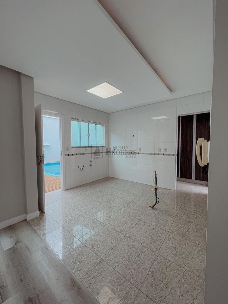 Casa à venda com 3 quartos, 203m² - Foto 15