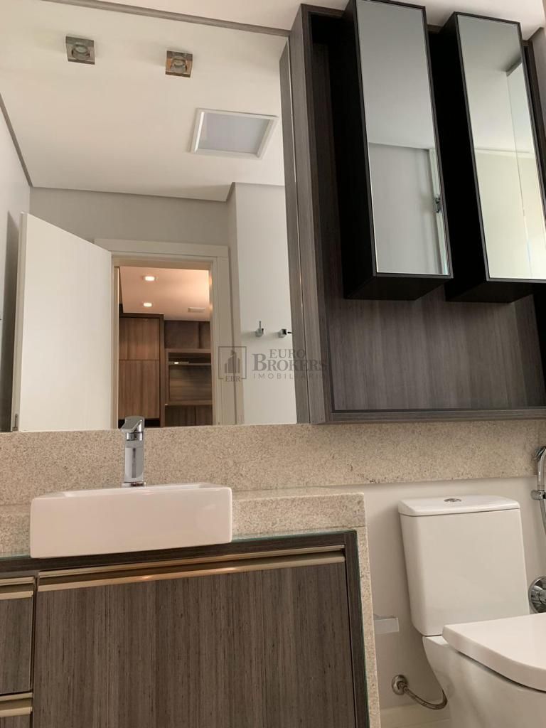 Apartamento para alugar com 5 quartos, 237m² - Foto 16