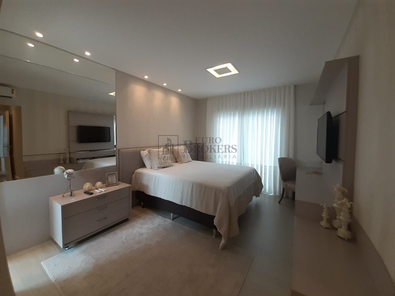 Apartamento para alugar com 5 quartos, 237m² - Foto 20