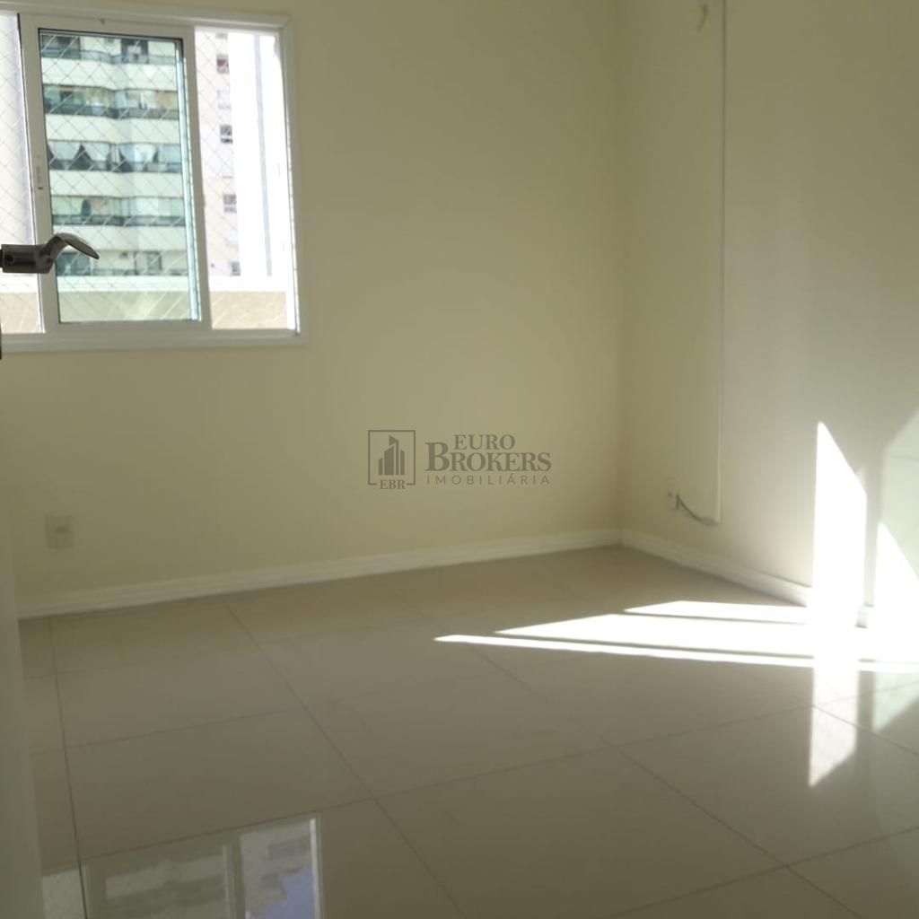 Apartamento à venda com 4 quartos, 141m² - Foto 18