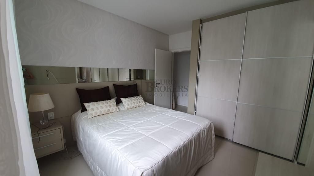 Apartamento para alugar com 3 quartos, 135m² - Foto 11