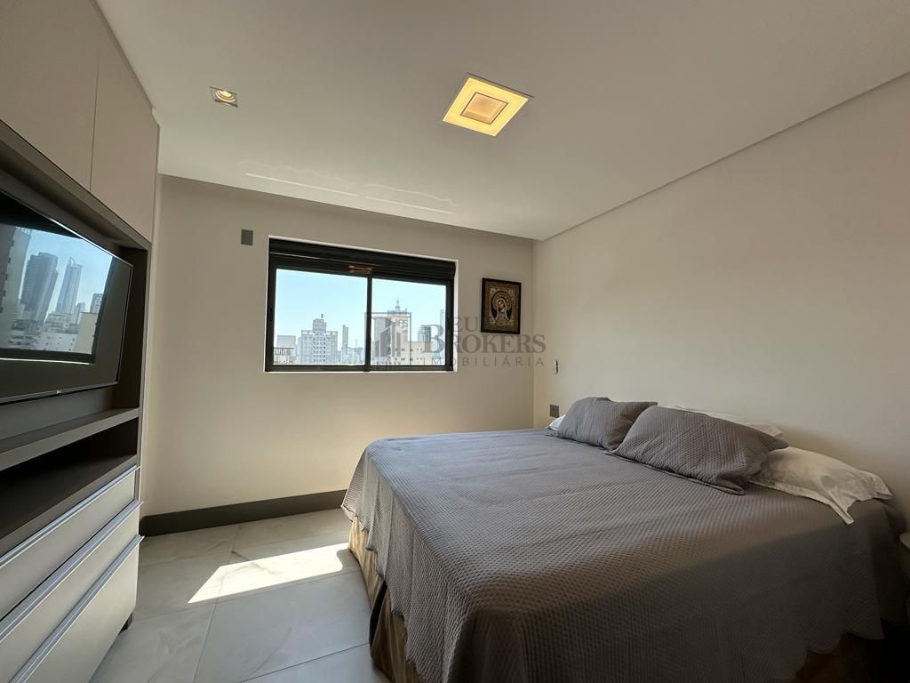 Apartamento à venda com 3 quartos, 130m² - Foto 11