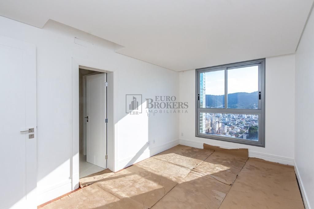 Apartamento à venda com 5 quartos, 305m² - Foto 13