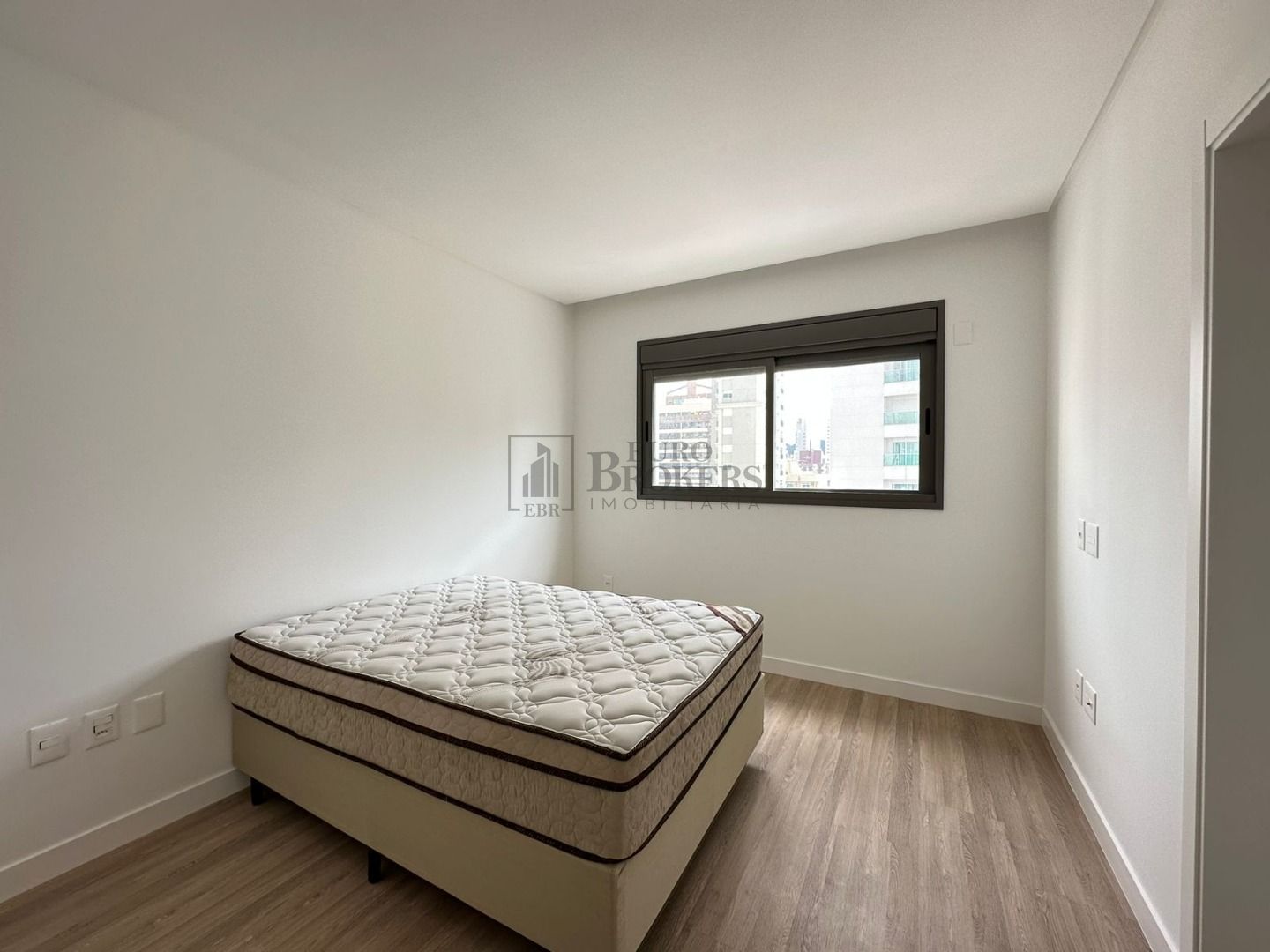 Apartamento à venda com 4 quartos, 165m² - Foto 12