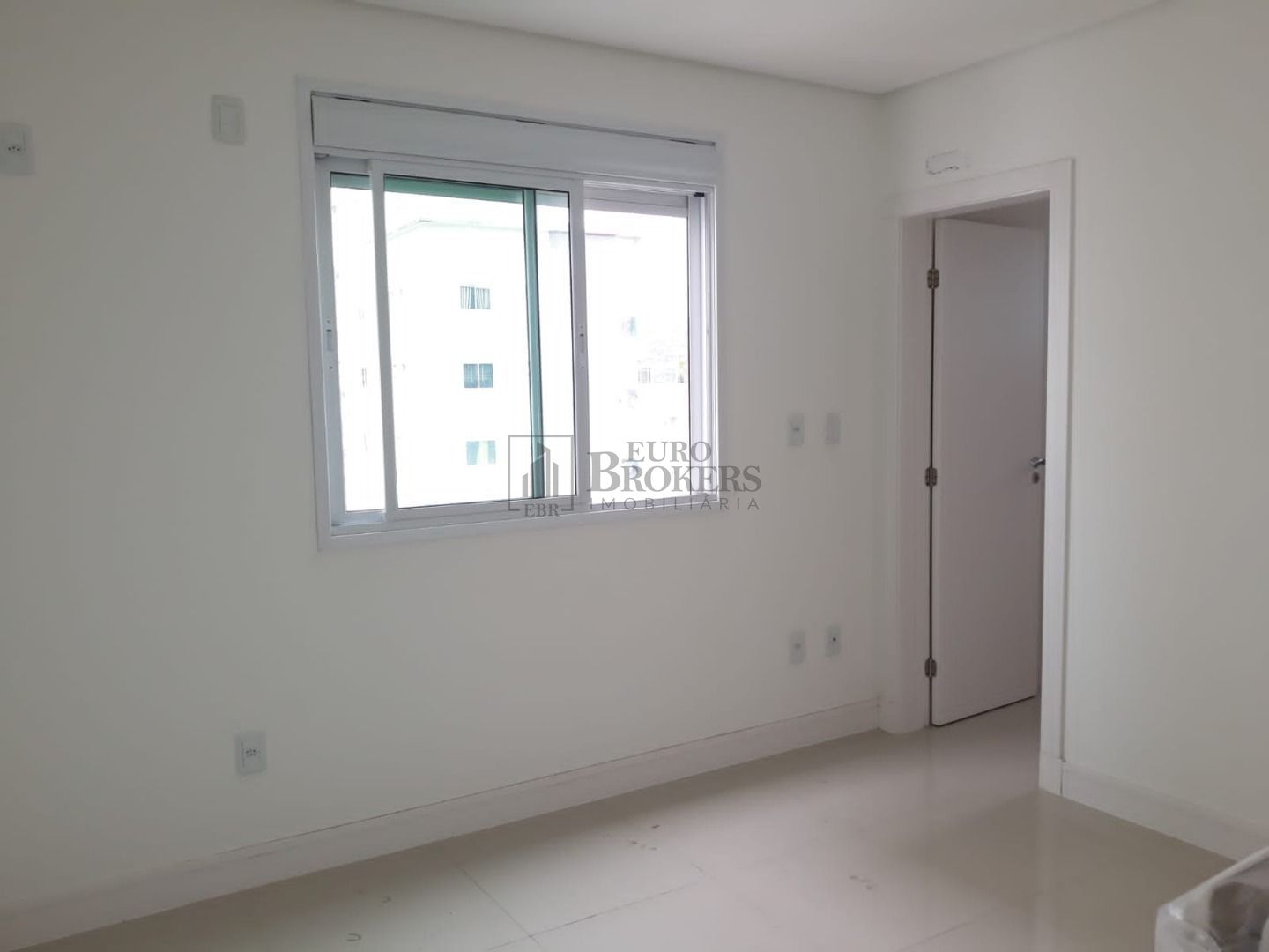 Apartamento à venda com 3 quartos, 115m² - Foto 8