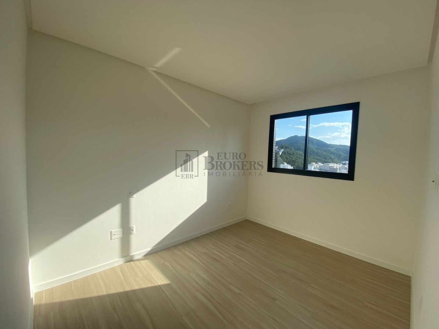 Cobertura à venda com 4 quartos, 220m² - Foto 11