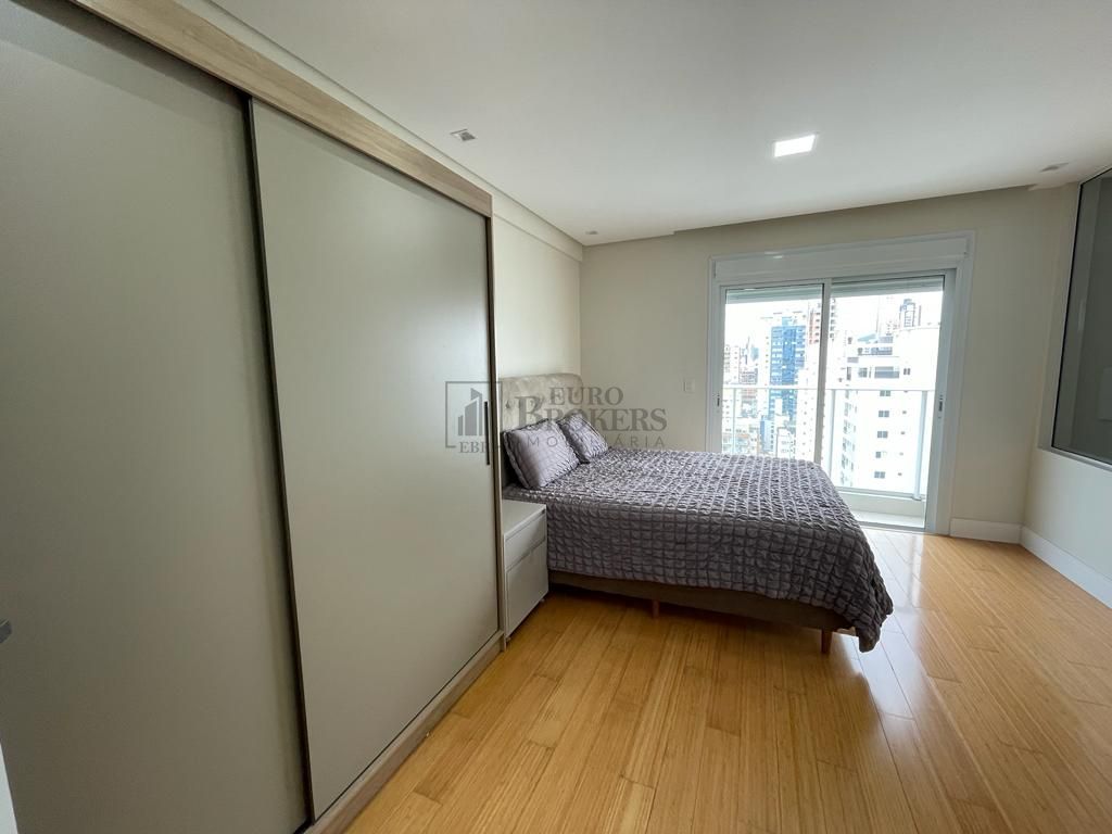 Apartamento à venda com 3 quartos, 130m² - Foto 14