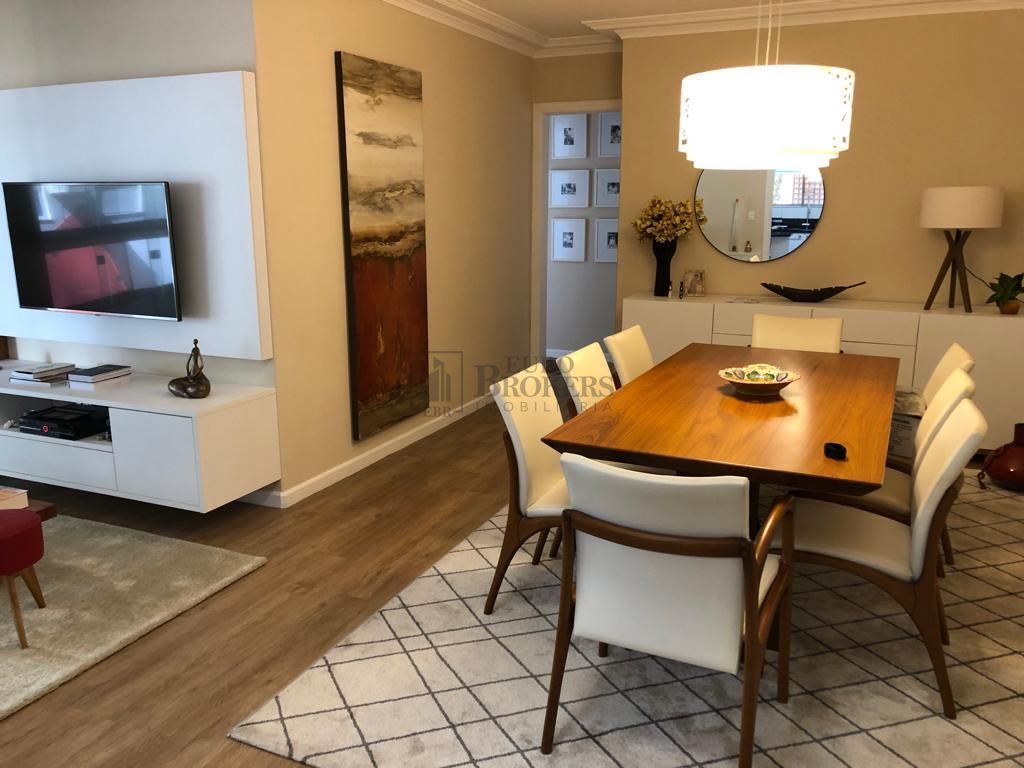 Apartamento à venda com 3 quartos, 145m² - Foto 2