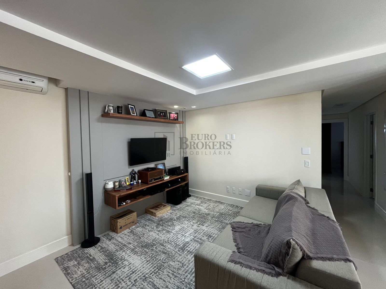 Apartamento para alugar  no Centro - Balneário Camboriú, SC. Imóveis