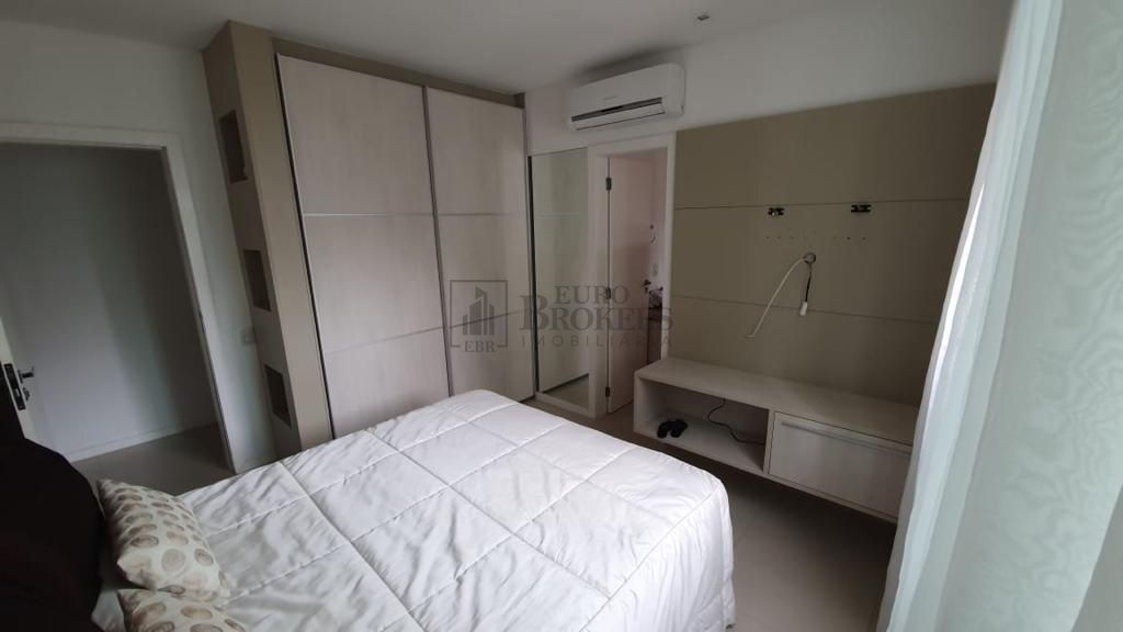 Apartamento para alugar com 3 quartos, 135m² - Foto 10