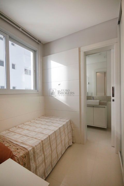 Apartamento para alugar com 5 quartos, 237m² - Foto 20