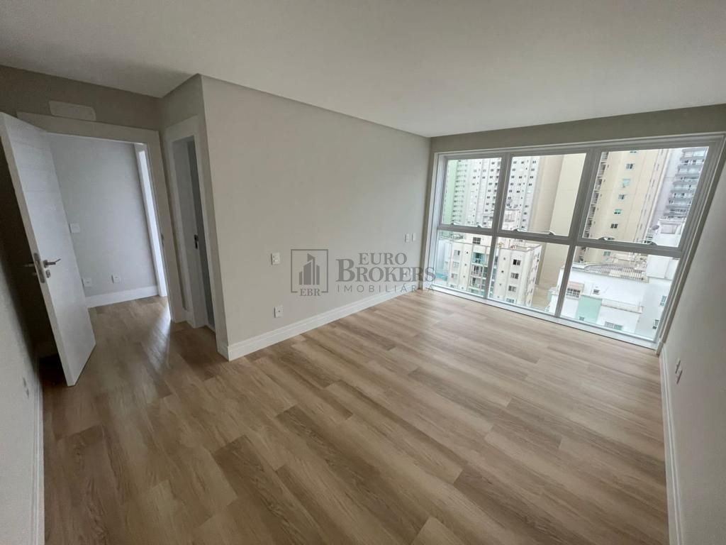 Apartamento  venda  no Centro - Balnerio Cambori, SC. Imveis