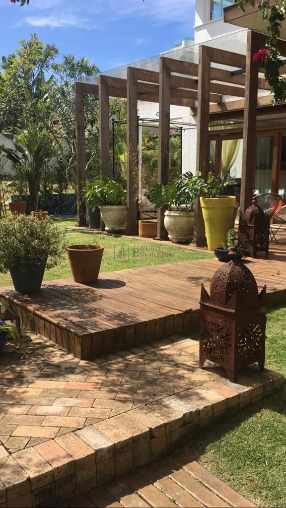 Casa de Condomínio à venda com 4 quartos, 450m² - Foto 2