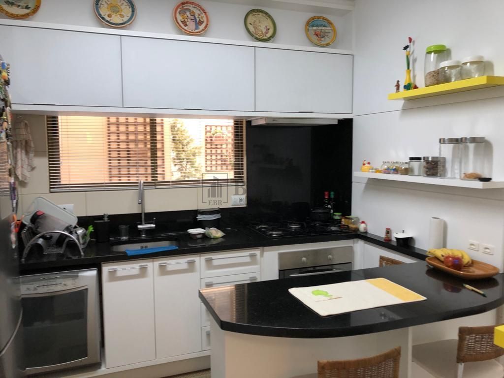 Apartamento à venda com 3 quartos, 145m² - Foto 4