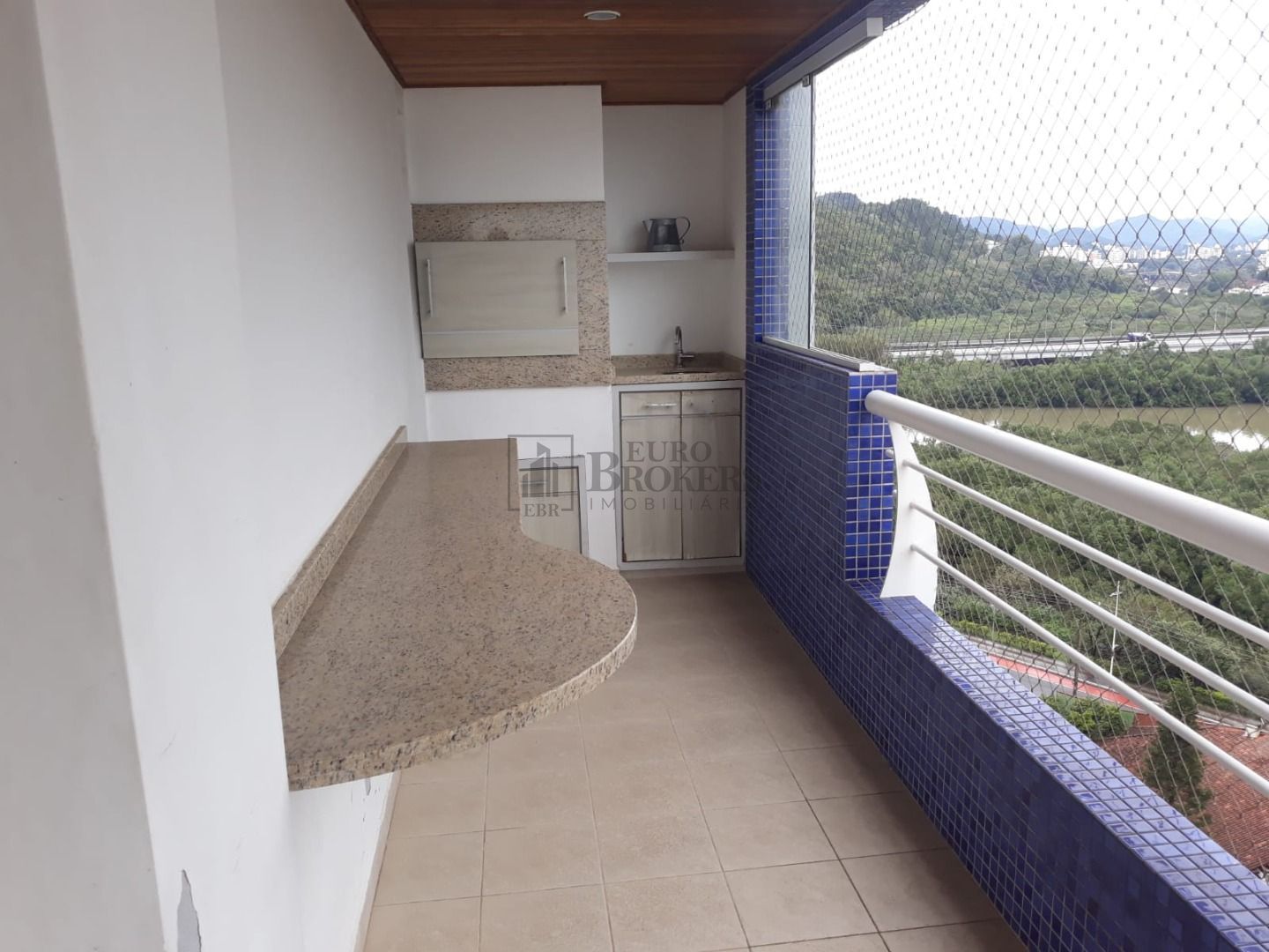 Apartamento à venda com 3 quartos, 177m² - Foto 4