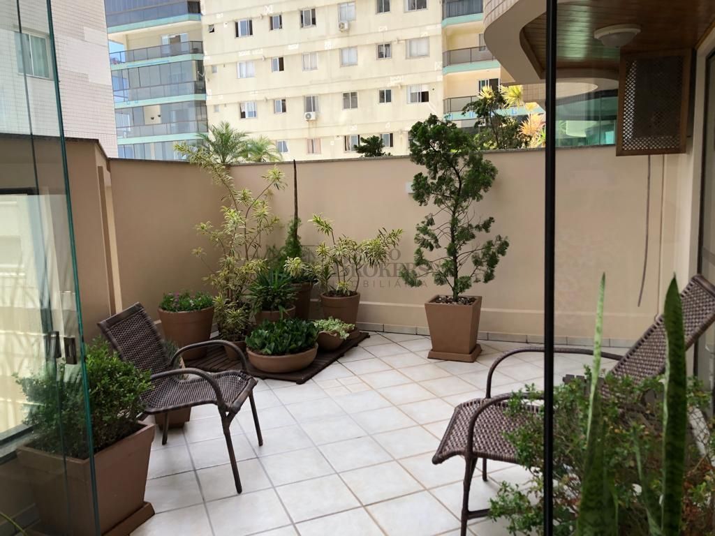 Apartamento à venda com 3 quartos, 145m² - Foto 8