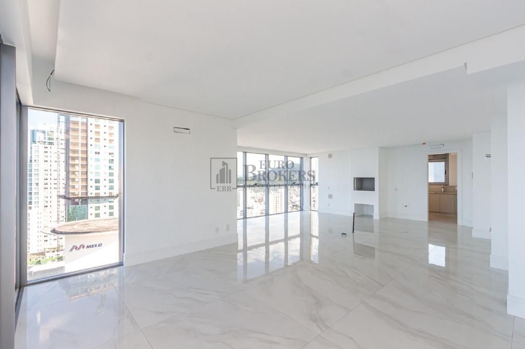 Apartamento à venda com 5 quartos, 305m² - Foto 16