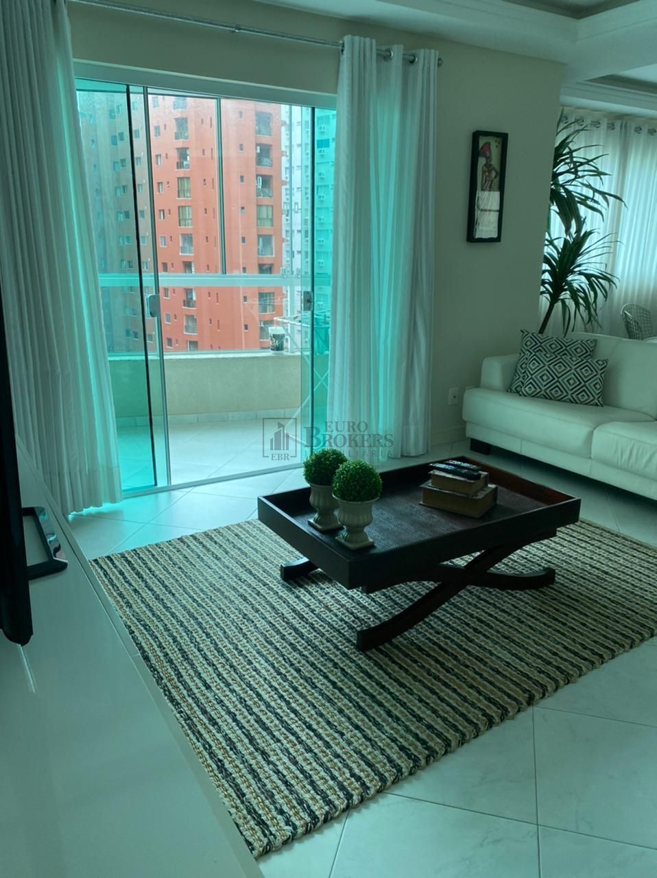 Apartamento à venda com 3 quartos, 189m² - Foto 11