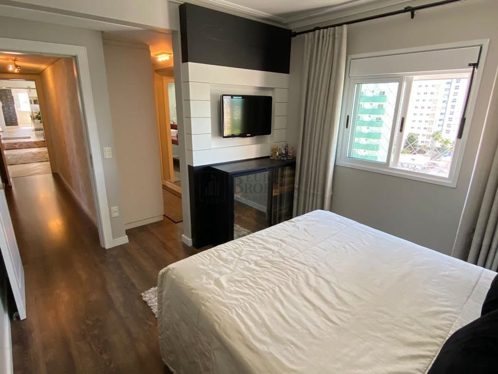 Apartamento à venda com 3 quartos, 137m² - Foto 14