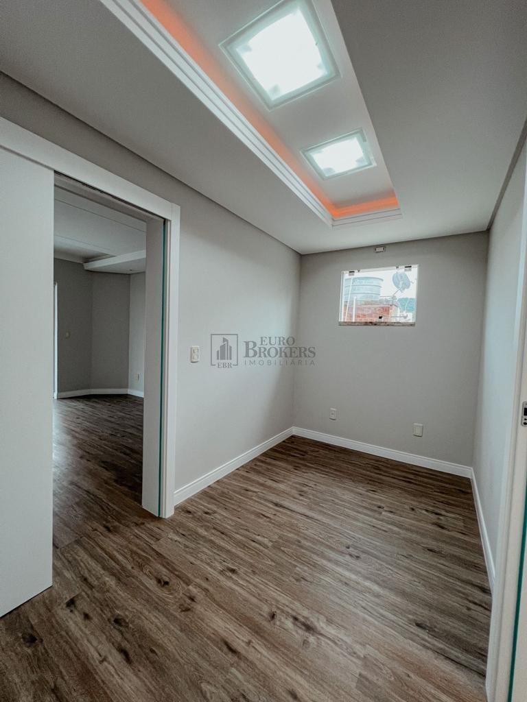 Casa à venda com 3 quartos, 203m² - Foto 11