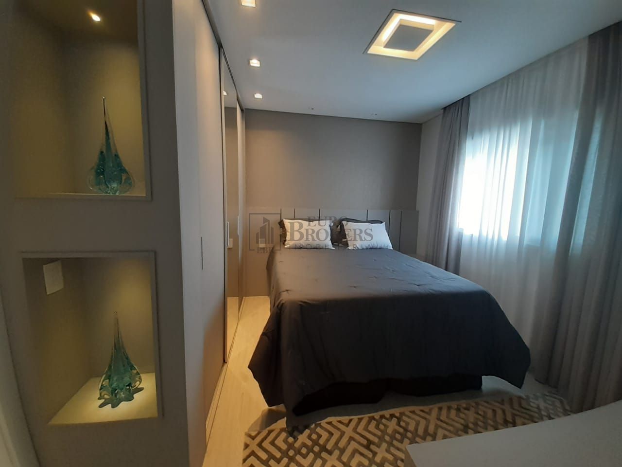 Apartamento para alugar com 5 quartos, 237m² - Foto 17