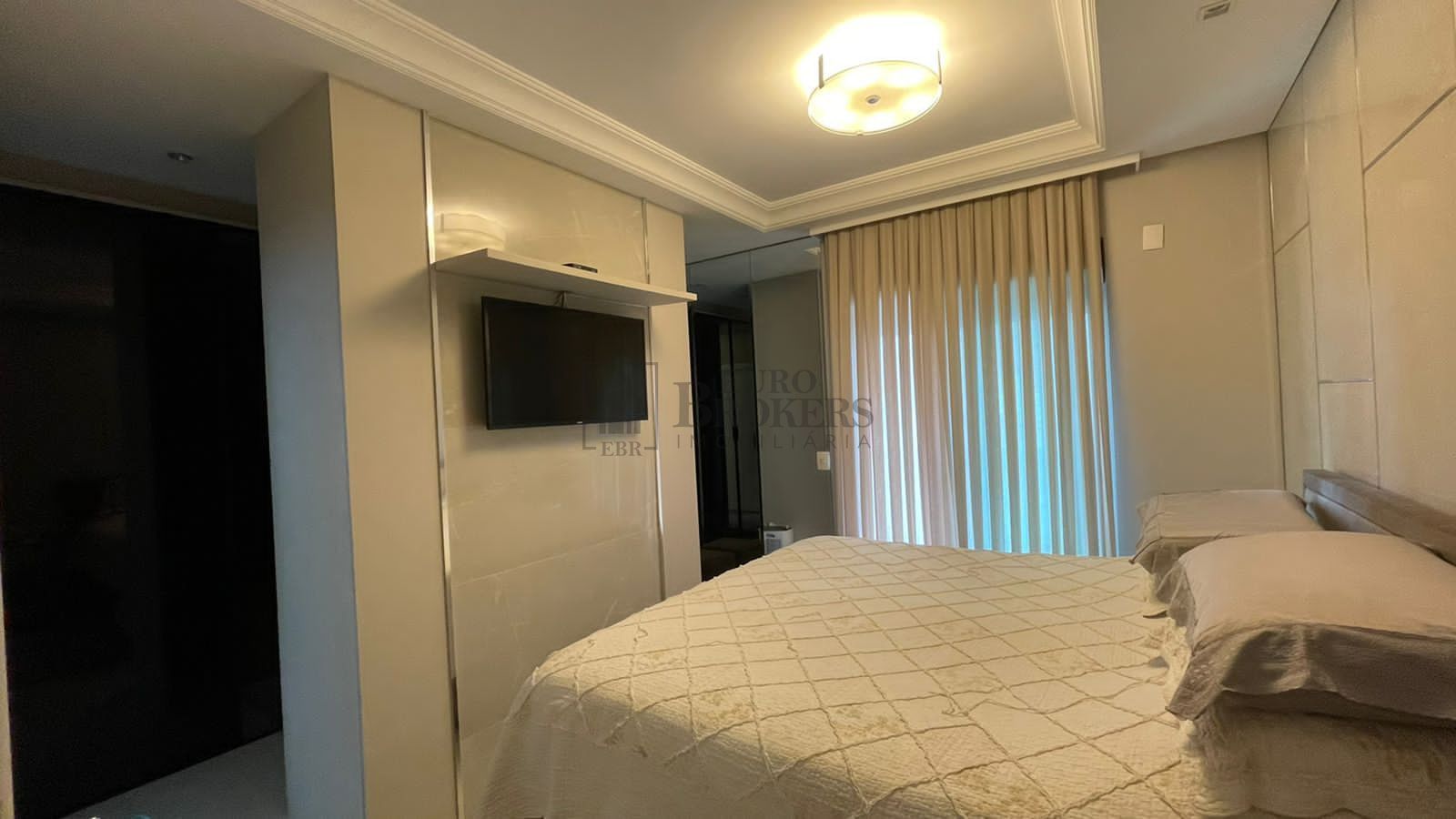 Apartamento à venda com 4 quartos, 285m² - Foto 13