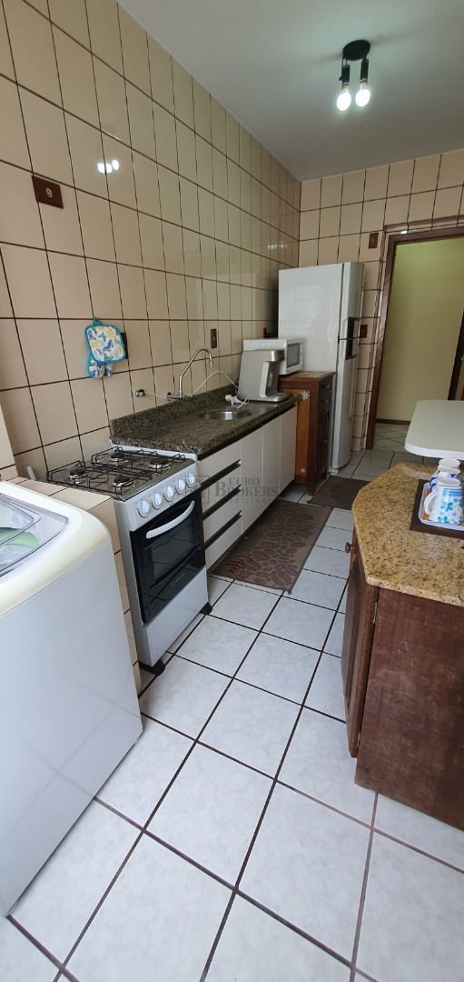 Apartamento à venda com 2 quartos, 70m² - Foto 12