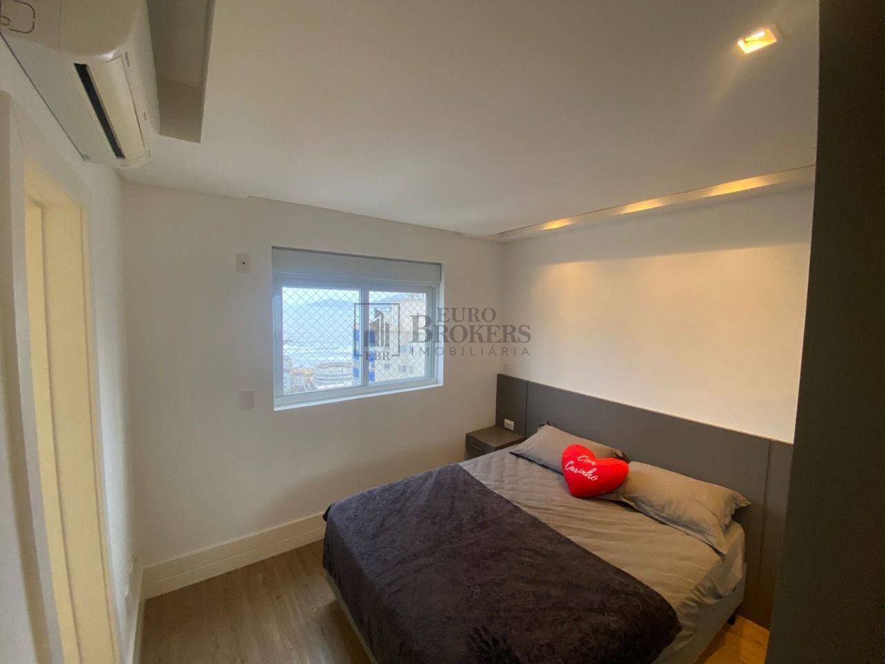 Apartamento à venda com 3 quartos, 134m² - Foto 7