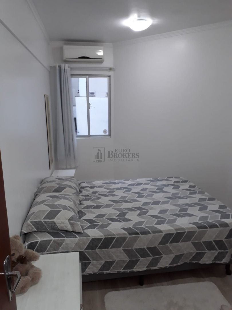 Apartamento à venda com 3 quartos, 136m² - Foto 12