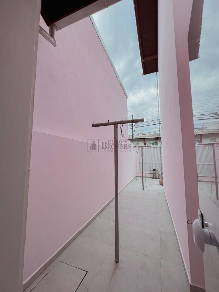 Casa à venda com 3 quartos, 203m² - Foto 22