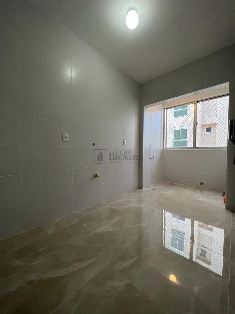 Apartamento à venda com 2 quartos, 77m² - Foto 11