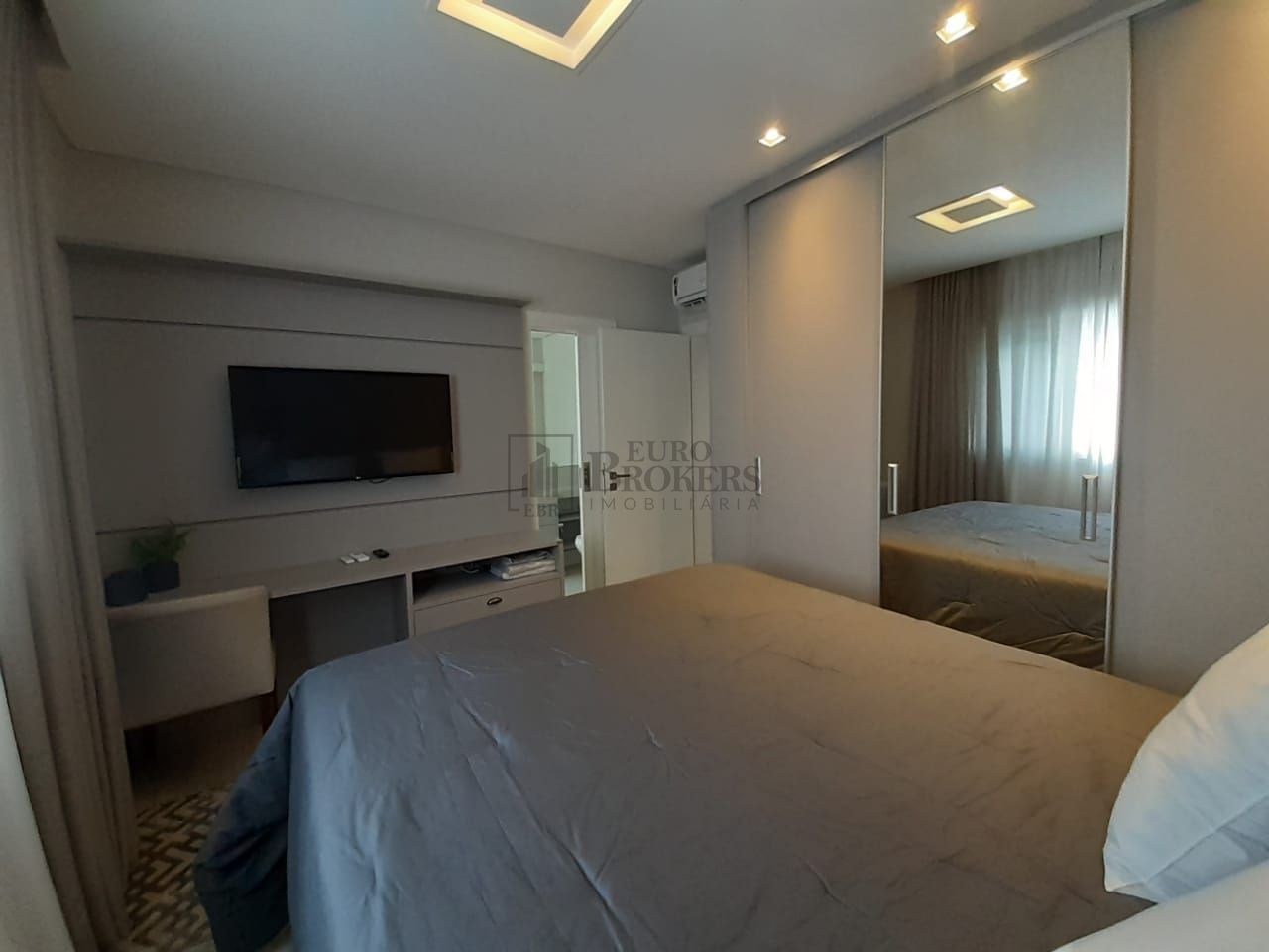 Apartamento para alugar com 5 quartos, 237m² - Foto 25