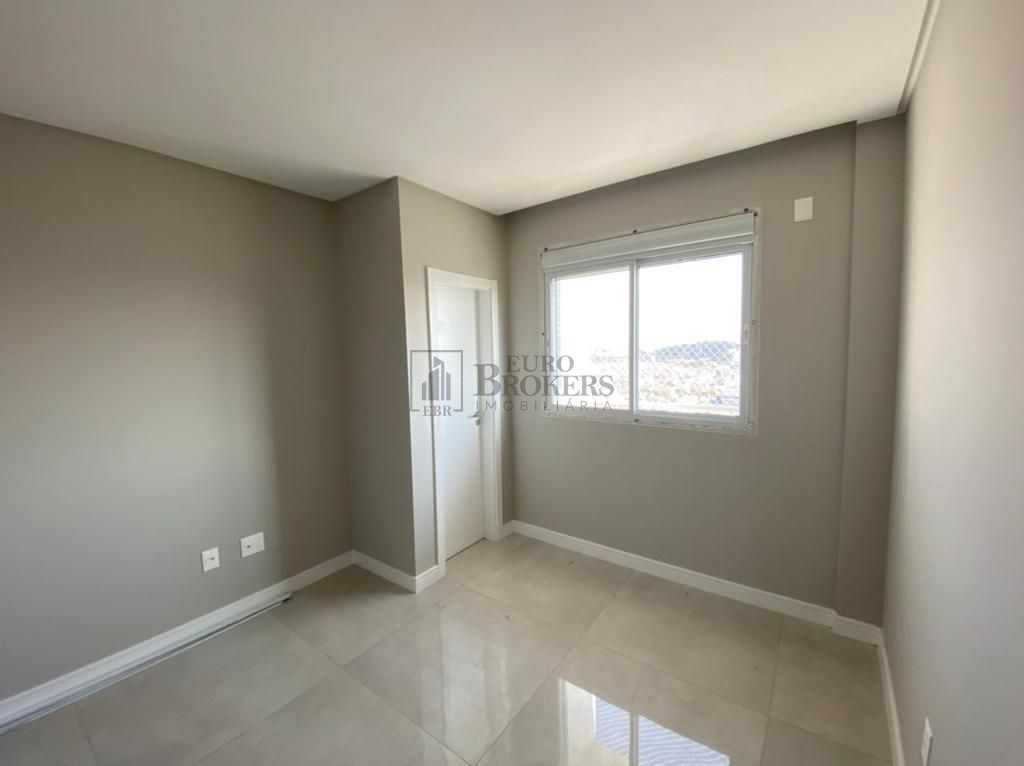 Apartamento à venda com 3 quartos, 135m² - Foto 23