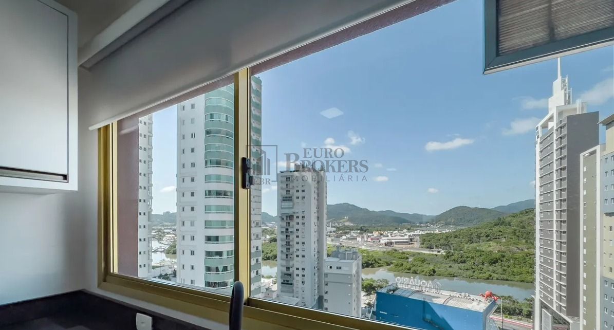 Apartamento à venda com 3 quartos, 157m² - Foto 9