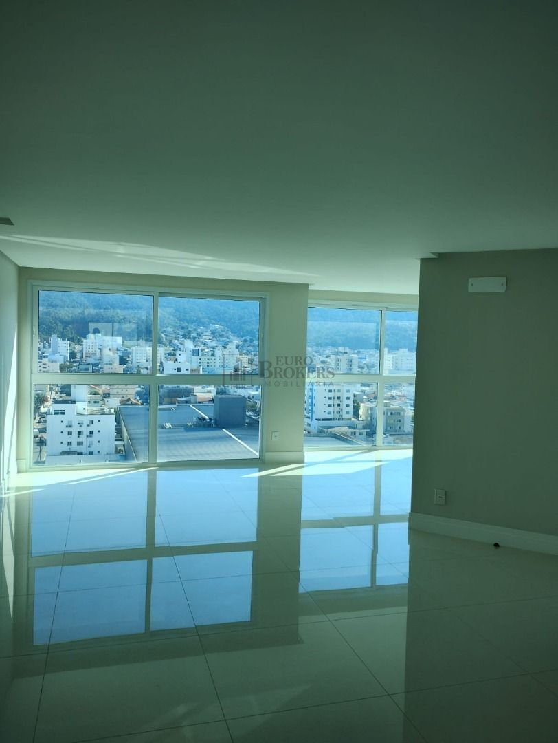 Apartamento à venda com 4 quartos, 129m² - Foto 2