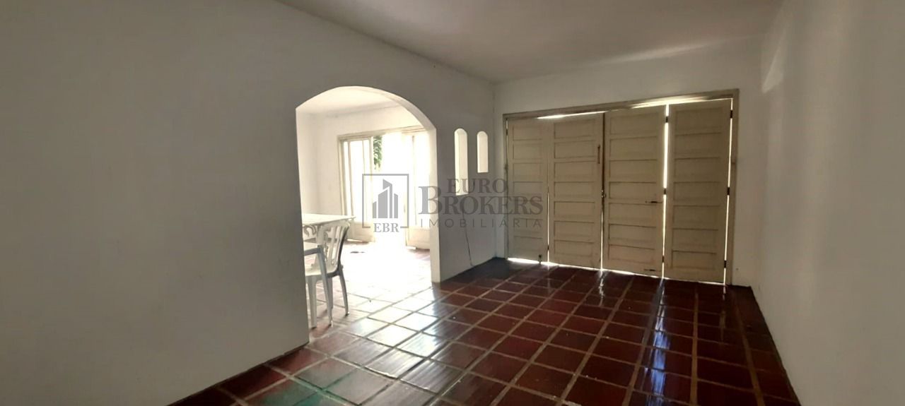 Casa à venda com 4 quartos, 260m² - Foto 33