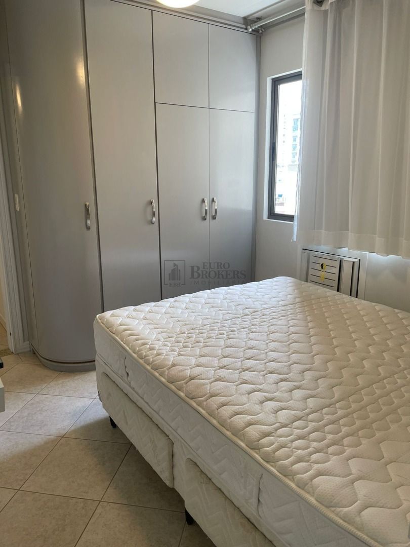 Apartamento à venda com 3 quartos, 130m² - Foto 19