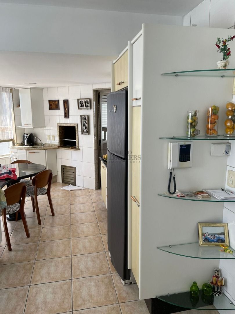 Apartamento à venda com 3 quartos, 130m² - Foto 16