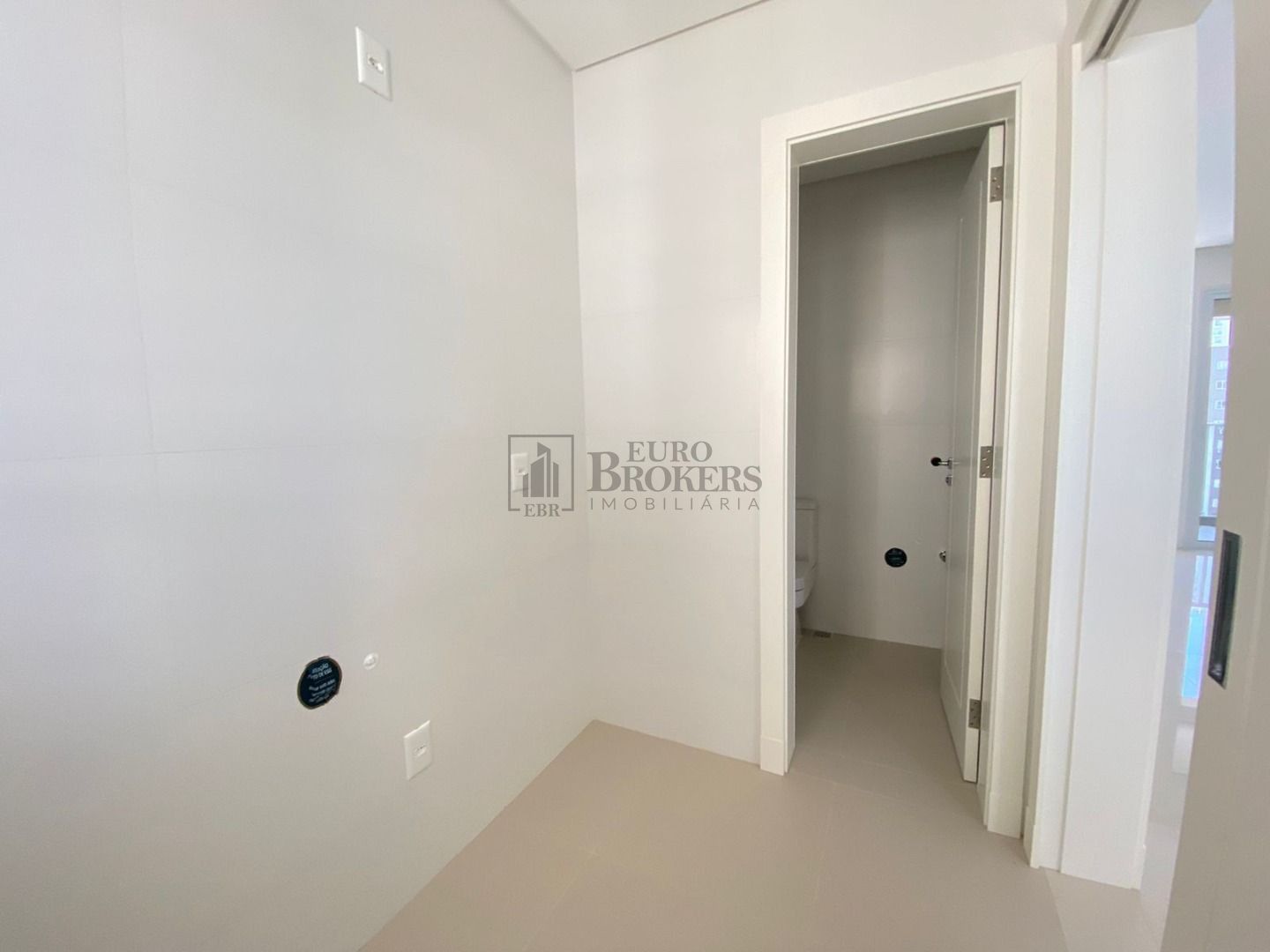 Apartamento à venda com 4 quartos, 144m² - Foto 9