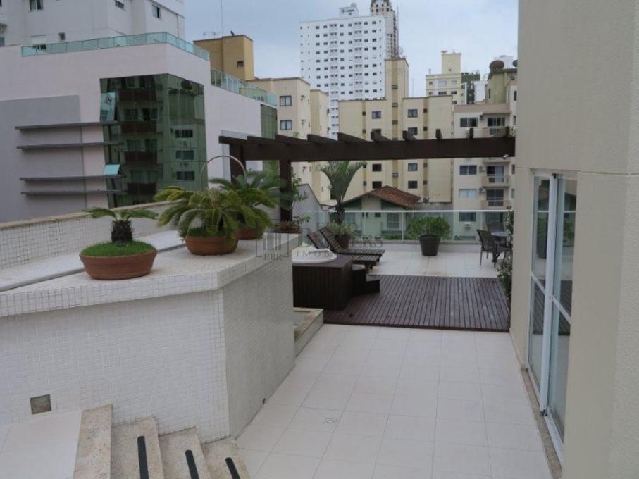 Apartamento à venda com 3 quartos, 123m² - Foto 29