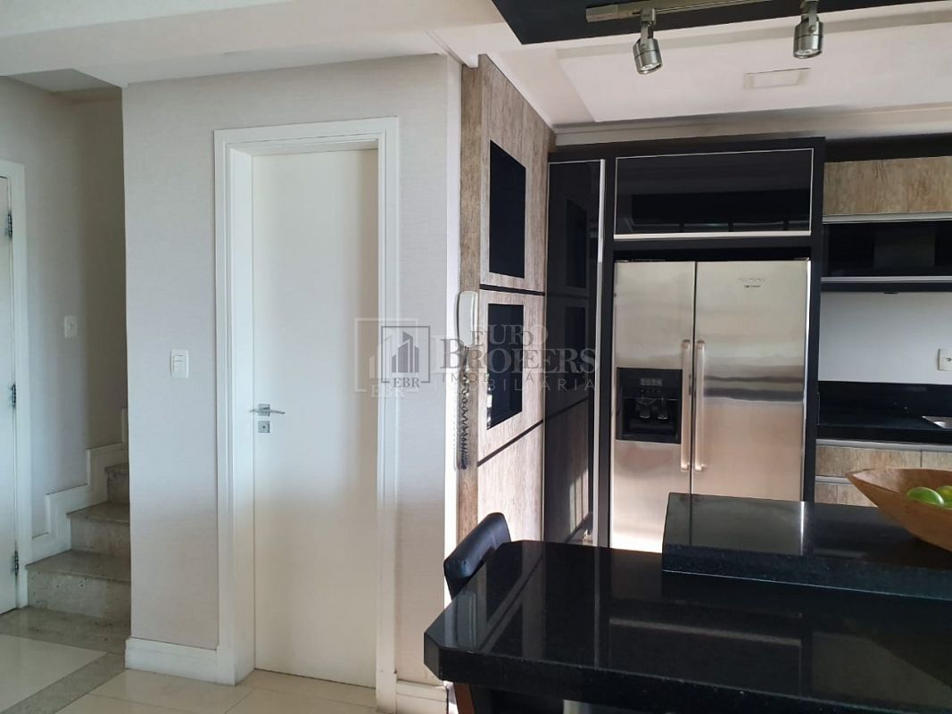 Apartamento à venda com 4 quartos, 237m² - Foto 13