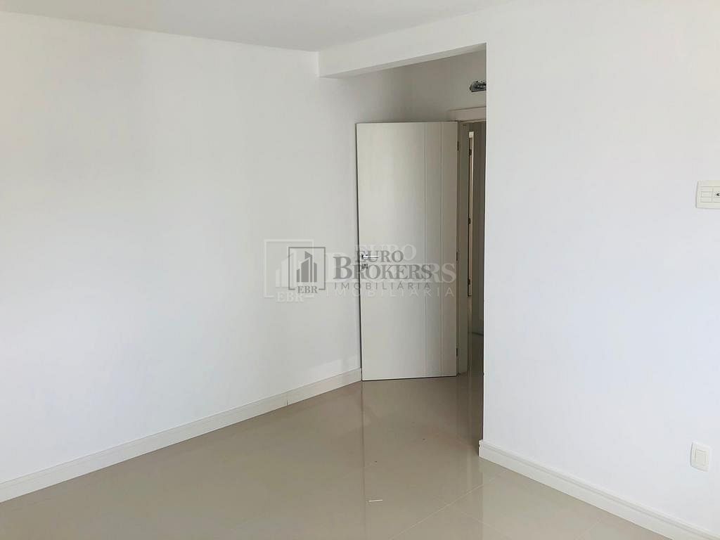 Apartamento à venda com 3 quartos, 128m² - Foto 13