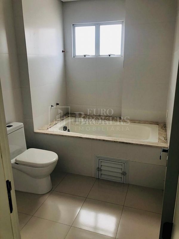 Apartamento à venda com 3 quartos, 128m² - Foto 11