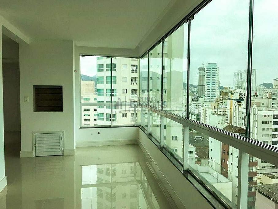 Apartamento à venda com 3 quartos, 128m² - Foto 17