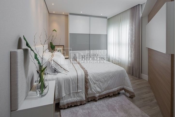 Apartamento à venda com 4 quartos, 215m² - Foto 11