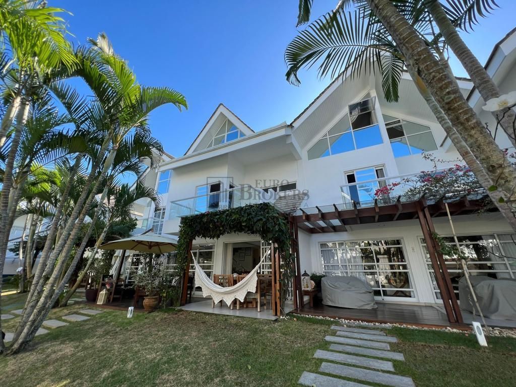 Casa em condomnio  venda  no Praia do Estaleiro - Balnerio Cambori, SC. Imveis